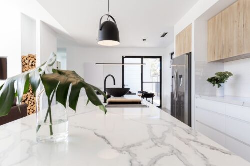 - Ideas para decorar tu cocina con estilo- Descubre cómo renovar la decoración de tu cocina- Inspírate con las últimas tendencias en decoración de cocinas- Consejos para una decoración de cocina funcional y moderna 3. Añade elementos decorativos