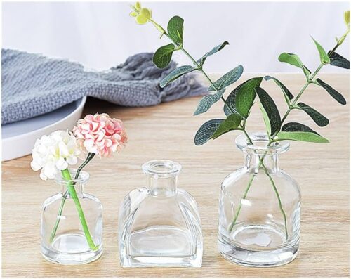 5 jarrones pequeños de cristal ideales para decorar tu hogar Embellece tu hogar con un jarrón de cristal pequeño con diseño de trébol
