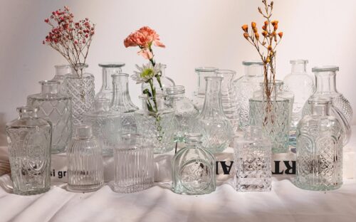 5 jarrones pequeños de cristal ideales para decorar tu hogar Embellece tu hogar con este encantador florero de cristal rosa