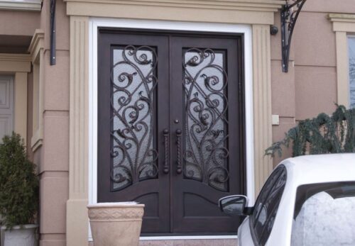 10 Puertas Elegantes Modernas que Transformarán tu Hogar Acero: